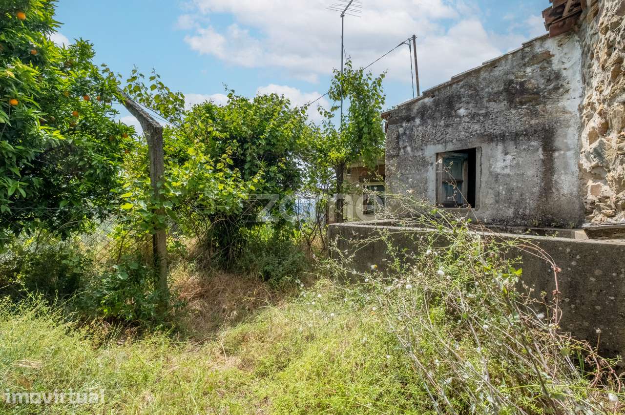 Moradia T2 com quintal - Aldeia de Tralhariz, Carrazeda de Ansiães - Grande imagem: 3/20