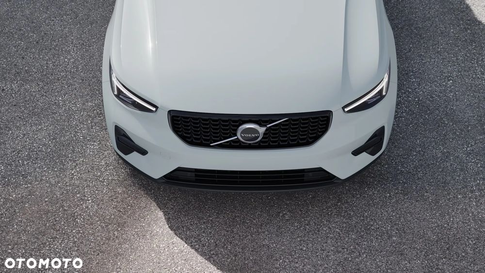 Volvo XC 40 B3 Plus Dark - 2