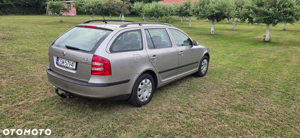 Skoda Octavia 1.9 TDI Elegance DSG - 4