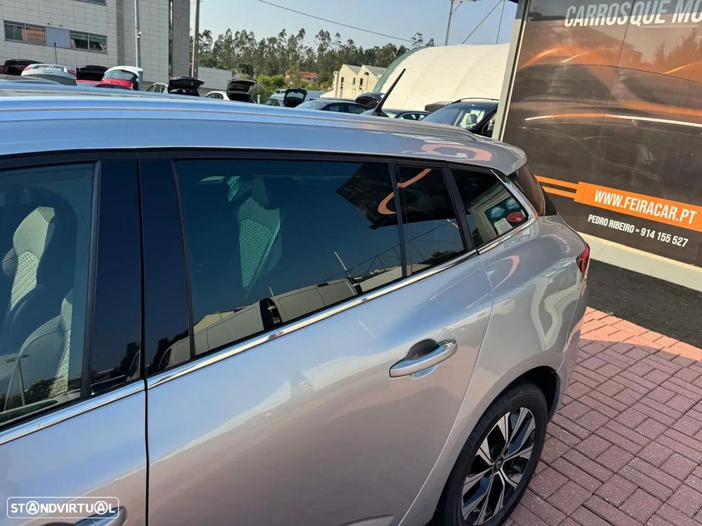 Renault Mégane Sport Tourer - 23