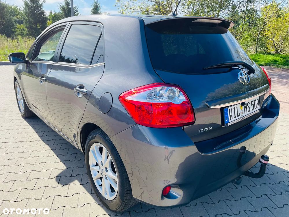 Toyota Auris 1.6 Executive - 3