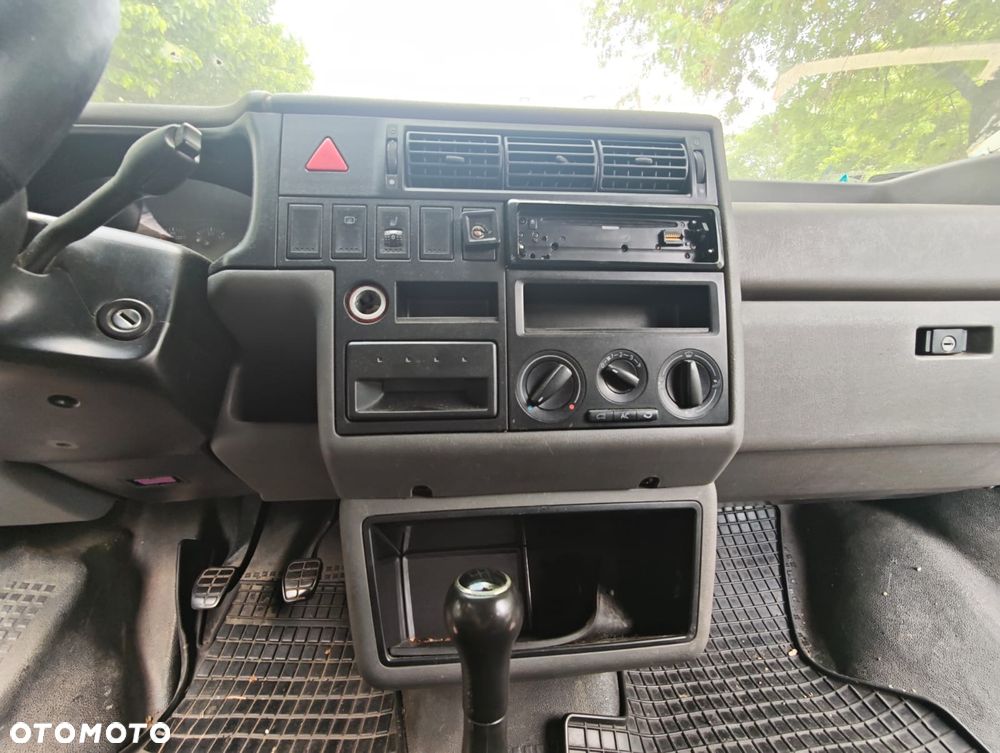 Volkswagen Transporter - 23