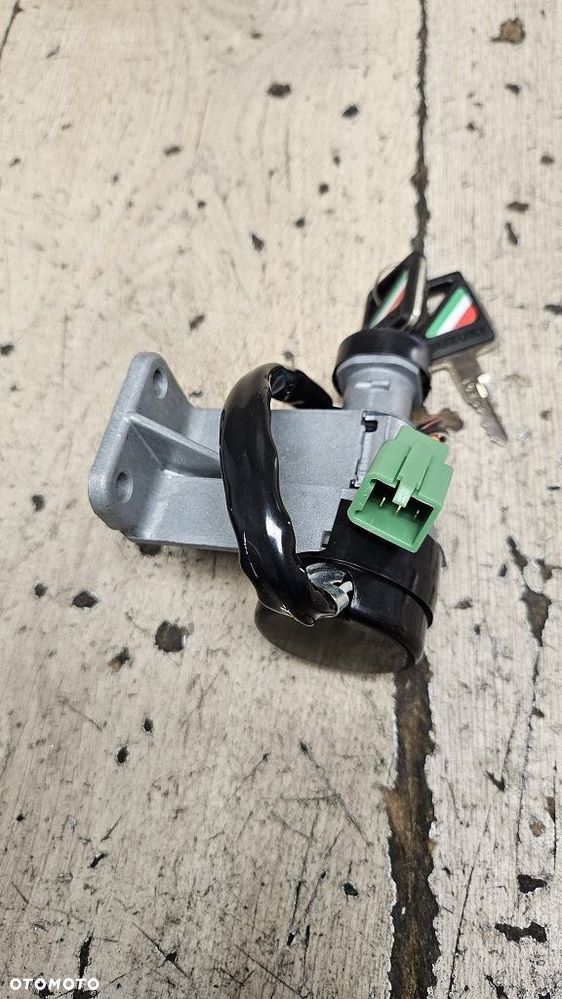 Stacyjka Suzuki CS80 Gemma (1983-1984)  37100-01460 - 5