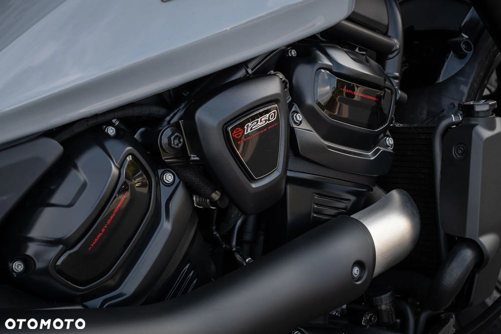 Harley-Davidson Sportster - 16