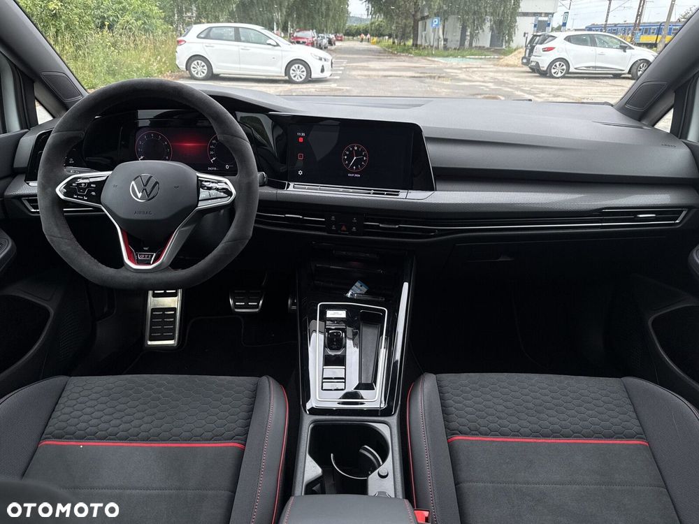 Volkswagen Golf - 10