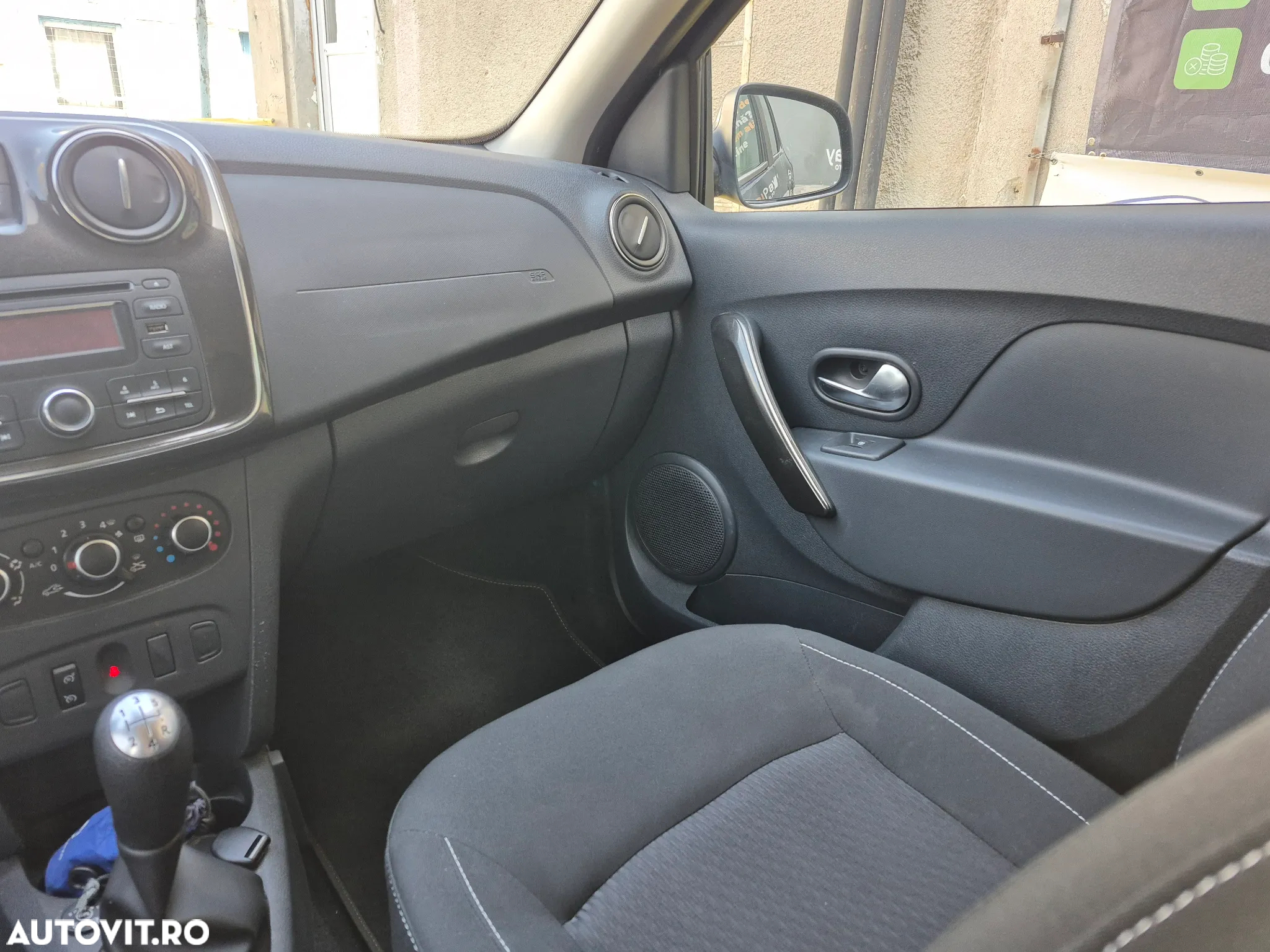 Dacia Sandero 0.9 90CP Laureate - 16