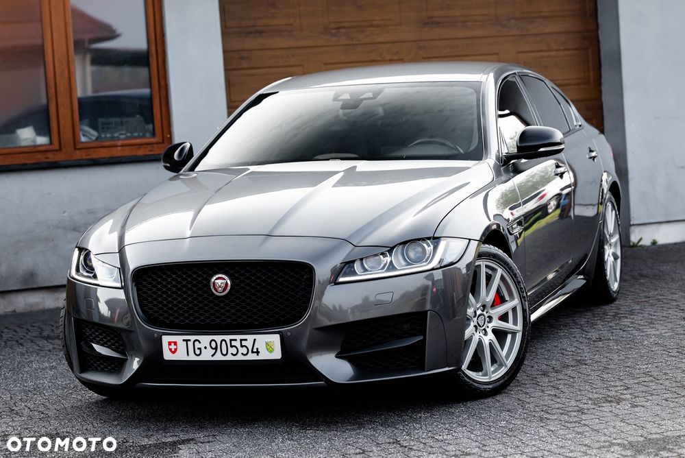 Jaguar XF 35t R-Sport - 1