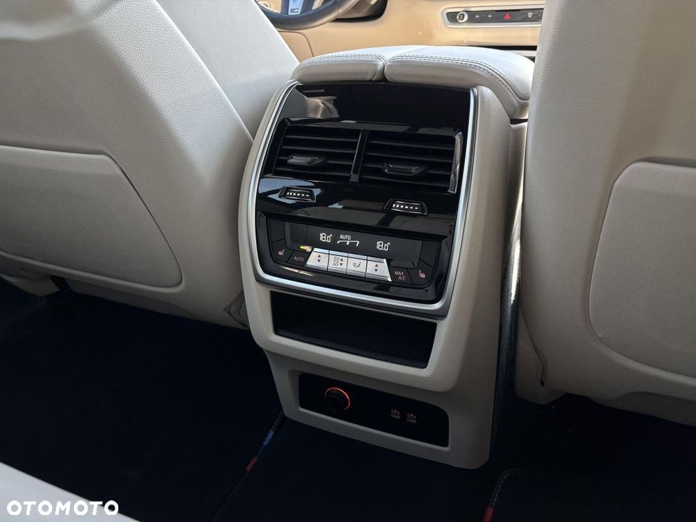 BMW X7 - 22