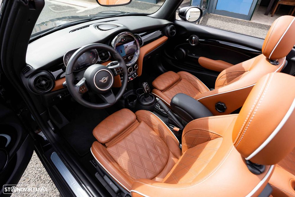 MINI Cabrio Cooper Premium Extra Classic Auto - 31