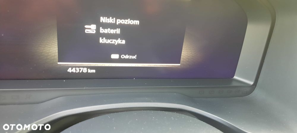 Nissan Qashqai 1.3 DIG-T mHEV 4x4 Tekna+ Xtronic - 10