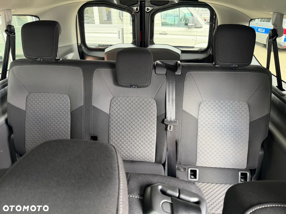 Volkswagen Caravelle - 13