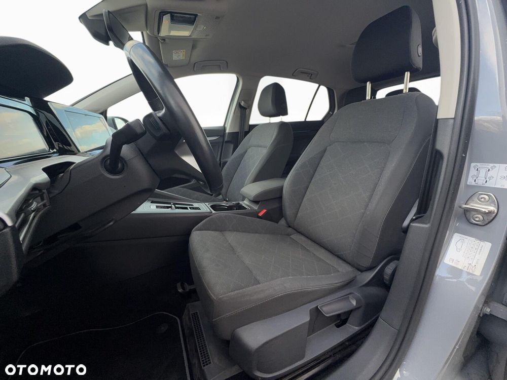 Volkswagen Golf 1.5 eTSI Life DSG - 24