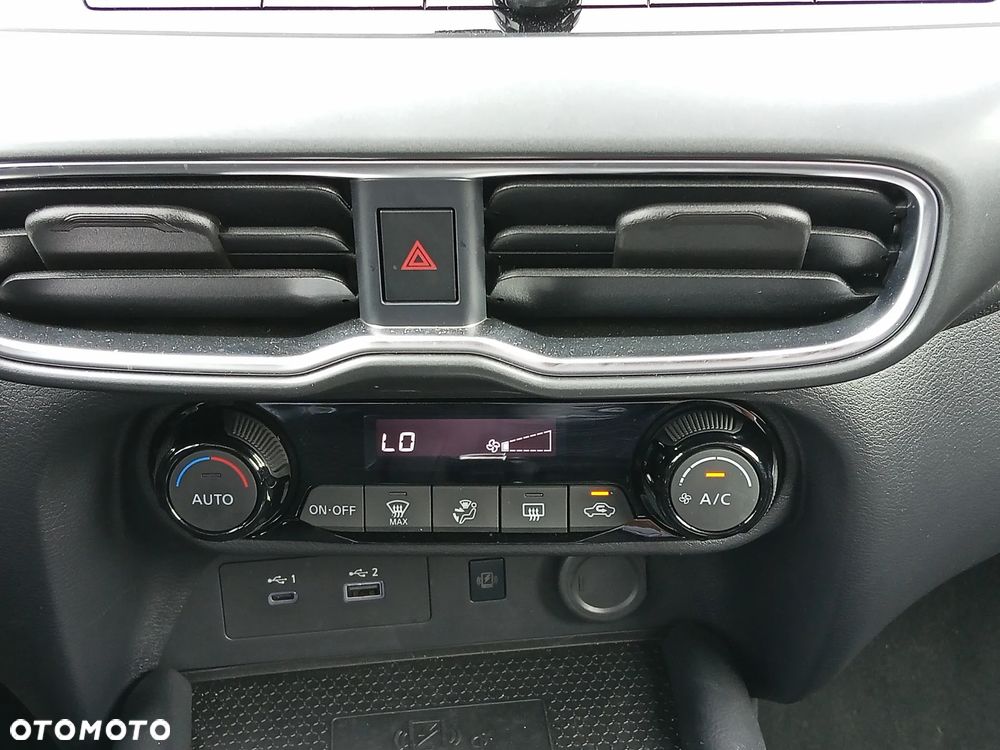 Nissan Juke 1.0 DIG-T N-Connecta DCT - 10