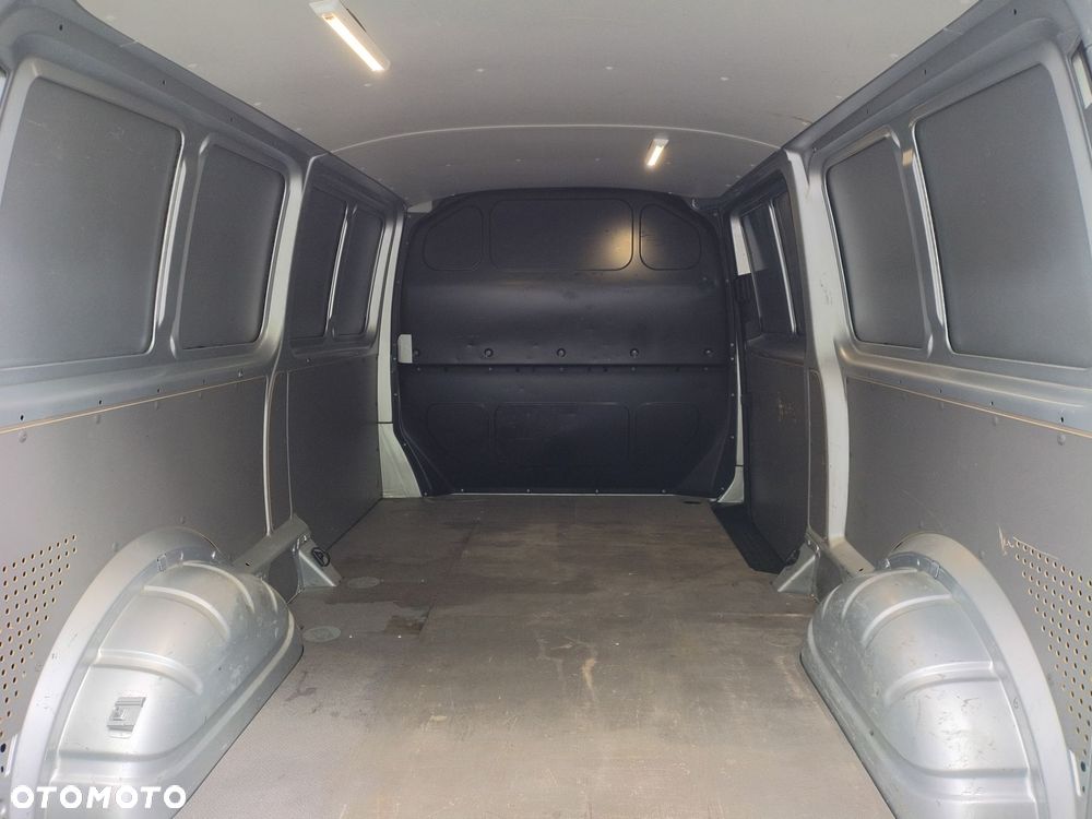 Volkswagen Transporter - 12
