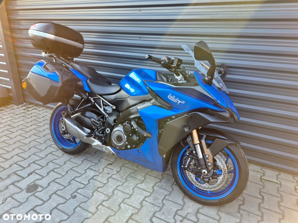 Suzuki GSX - 7