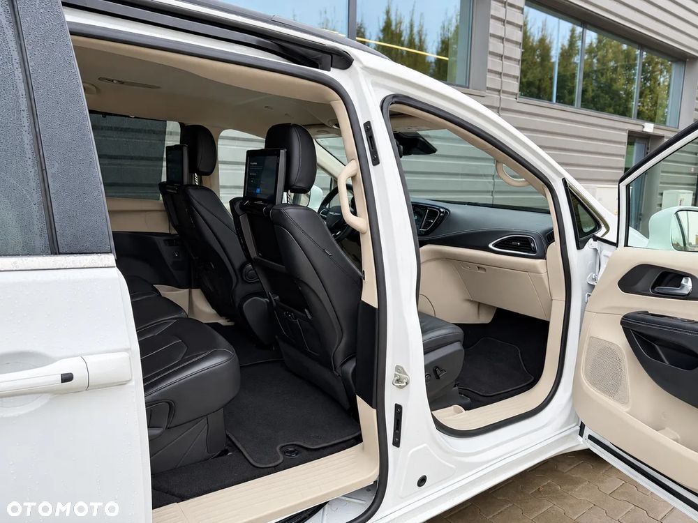 Chrysler Pacifica - 15