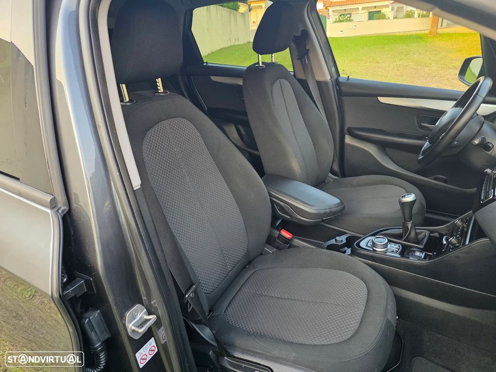 BMW 216 Active Tourer d Line Luxury - 16