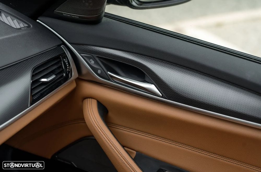 BMW 530 e Pack M - 19