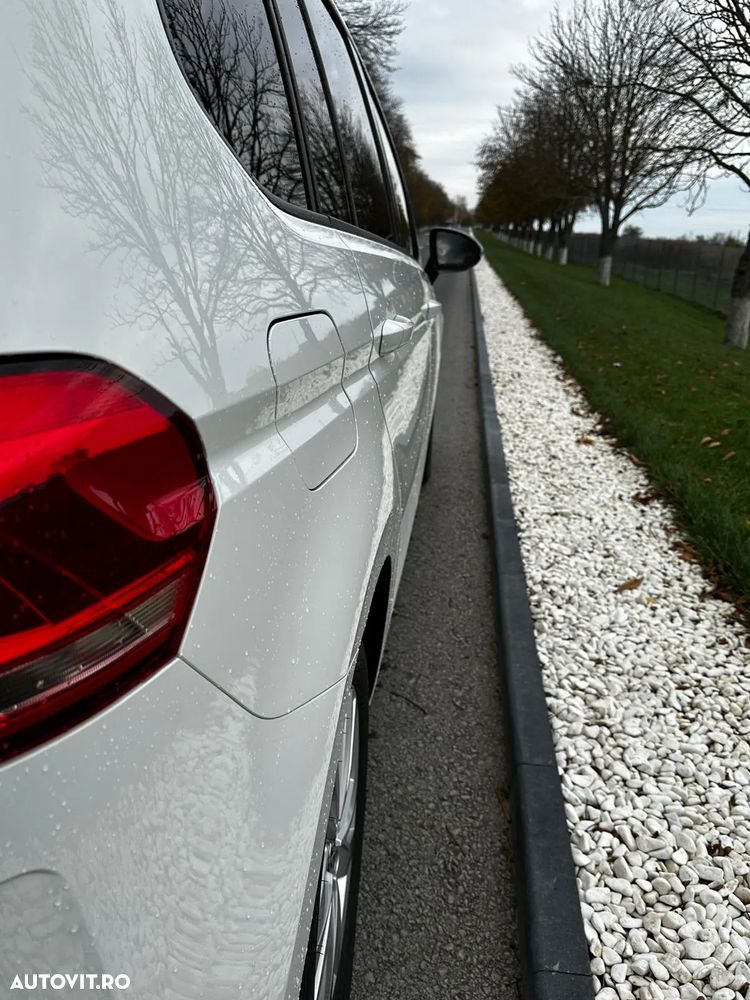 Volkswagen Touran 2.0 TDI Comfortline - 10