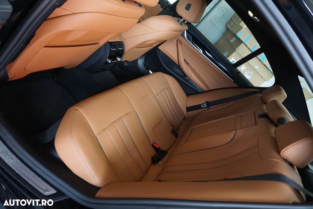 BMW Seria 5 530e Aut. Luxury Line - 12