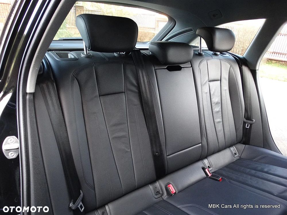 Audi A4 Avant 2.0 TDI ultra S tronic sport - 35