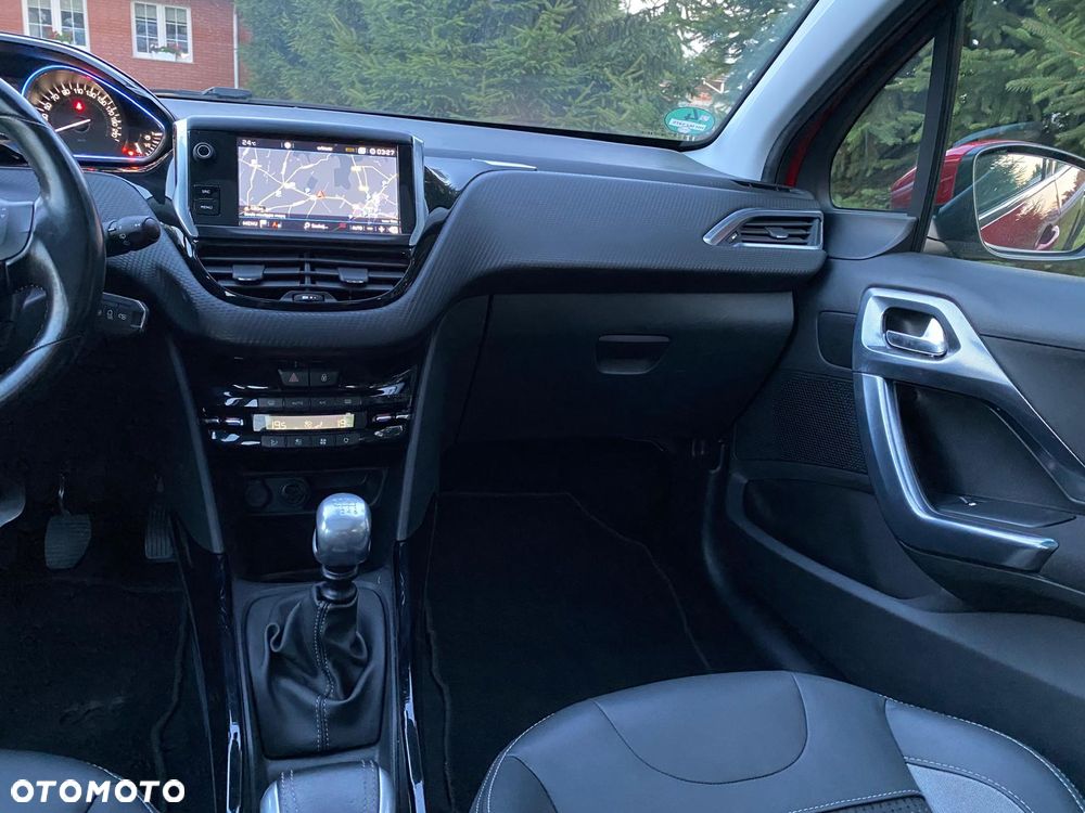 Peugeot 2008 BlueHDi FAP 120 STOP & START Allure - 11