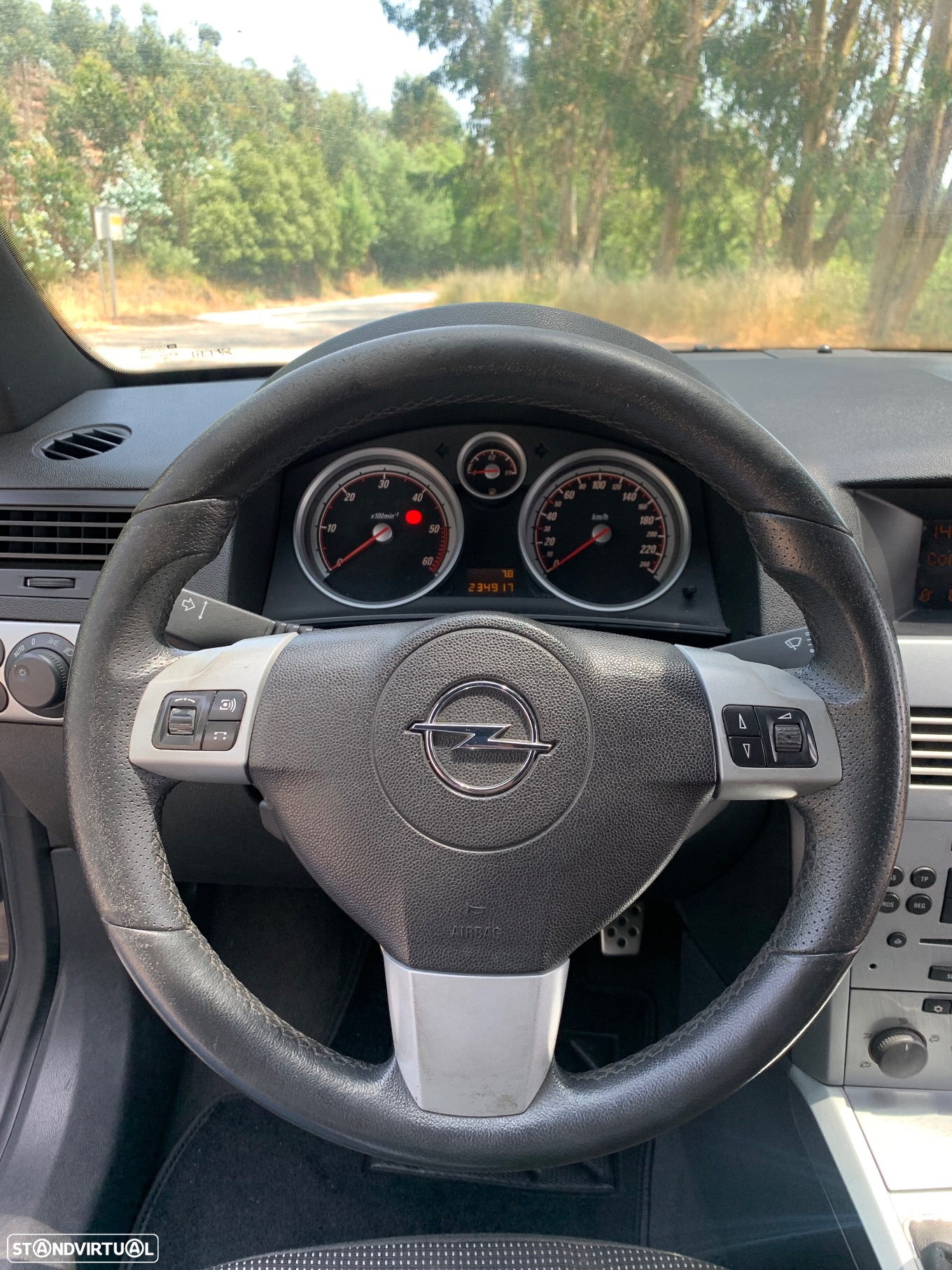 Opel Astra GTC 1.7 CDTi - 10