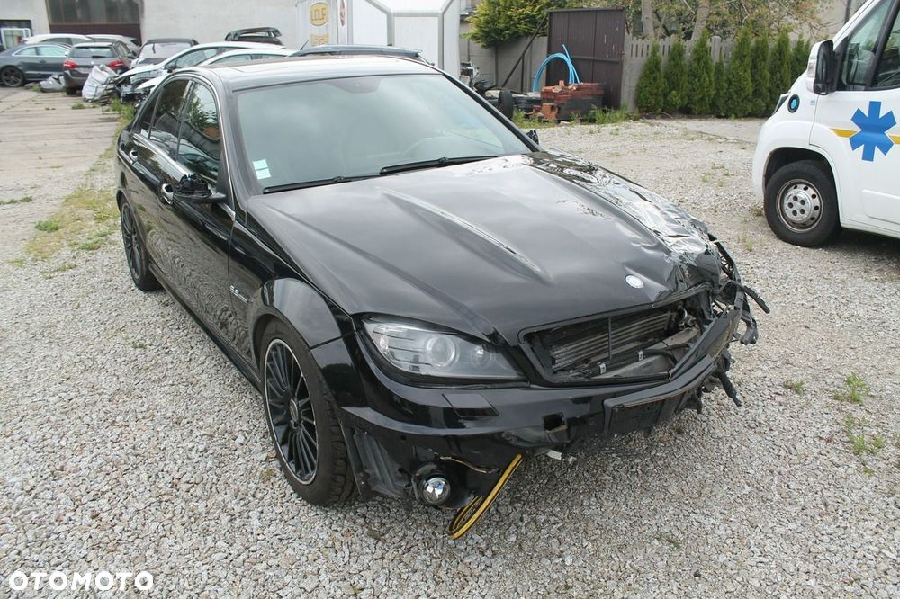 Mercedes-Benz Klasa C 63 AMG - 2