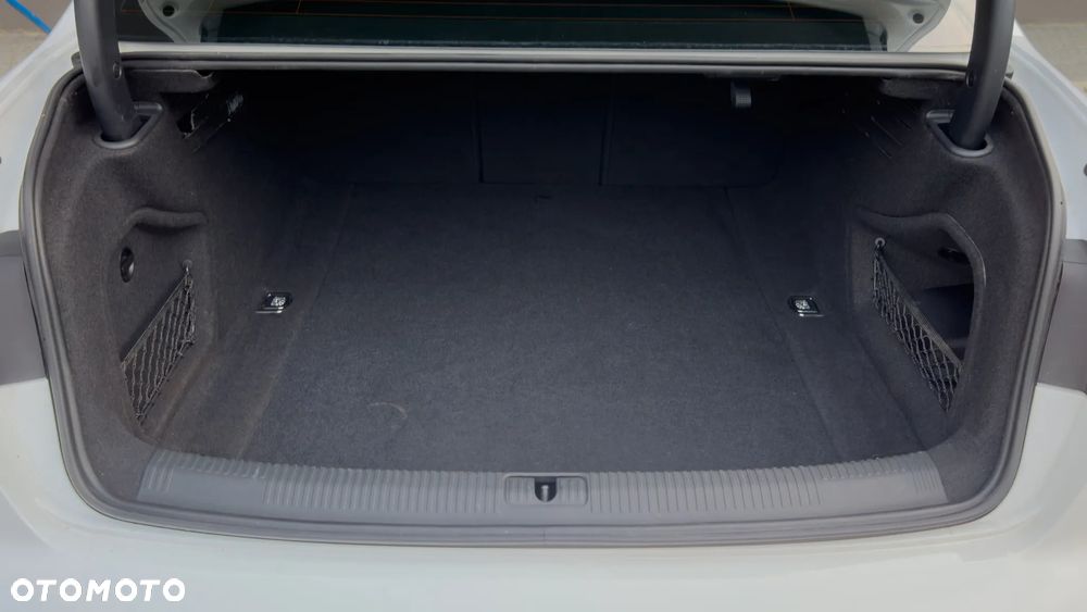 Audi A4 Limousine 40 TFSI quattro S tronic - 8