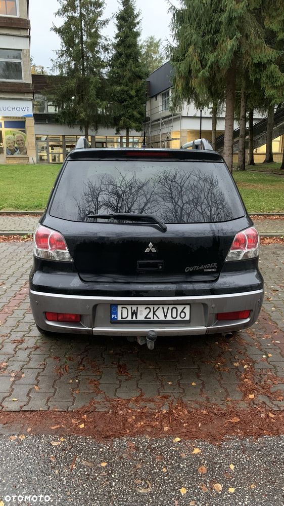Mitsubishi Outlander - 3