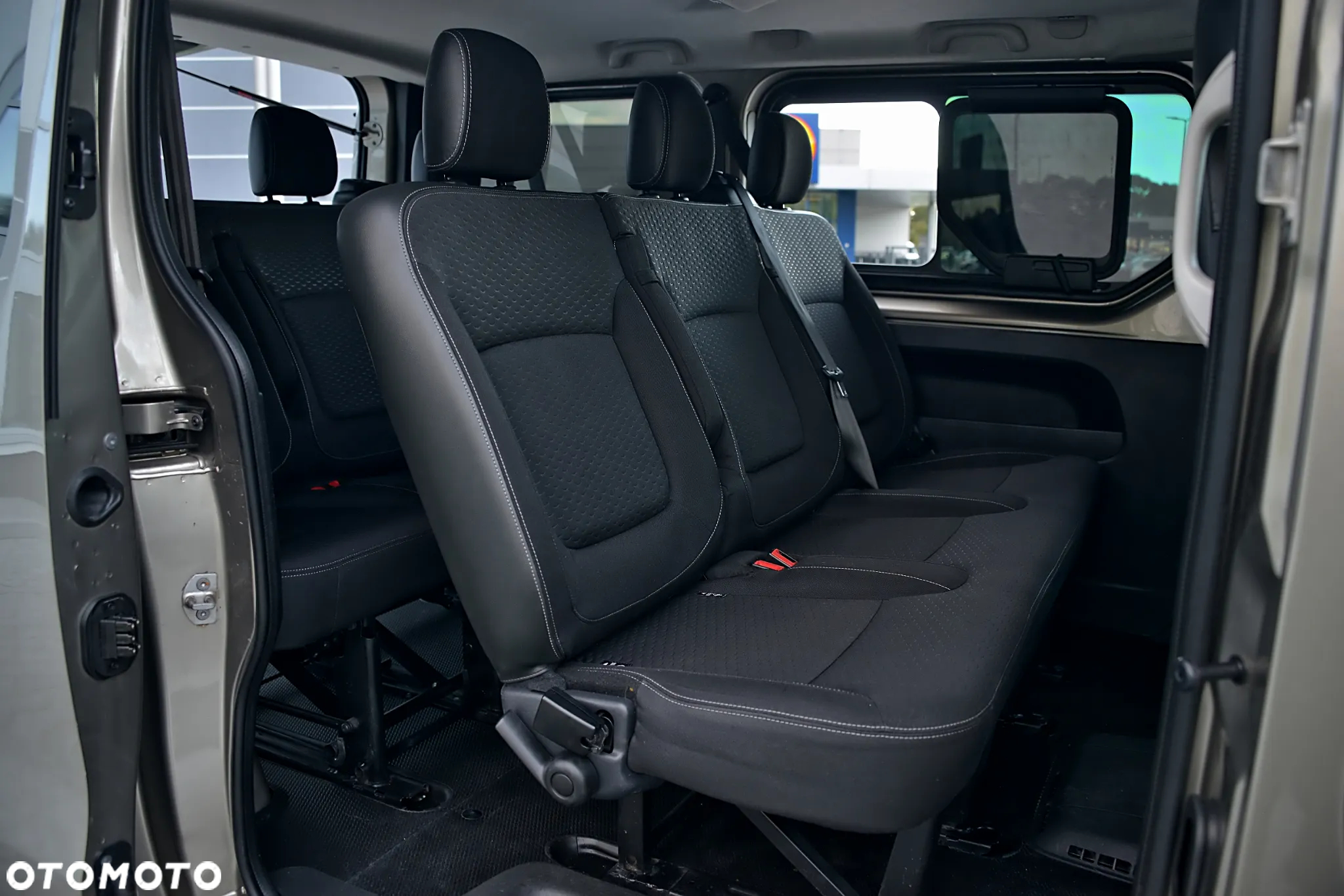 Opel Vivaro - 31