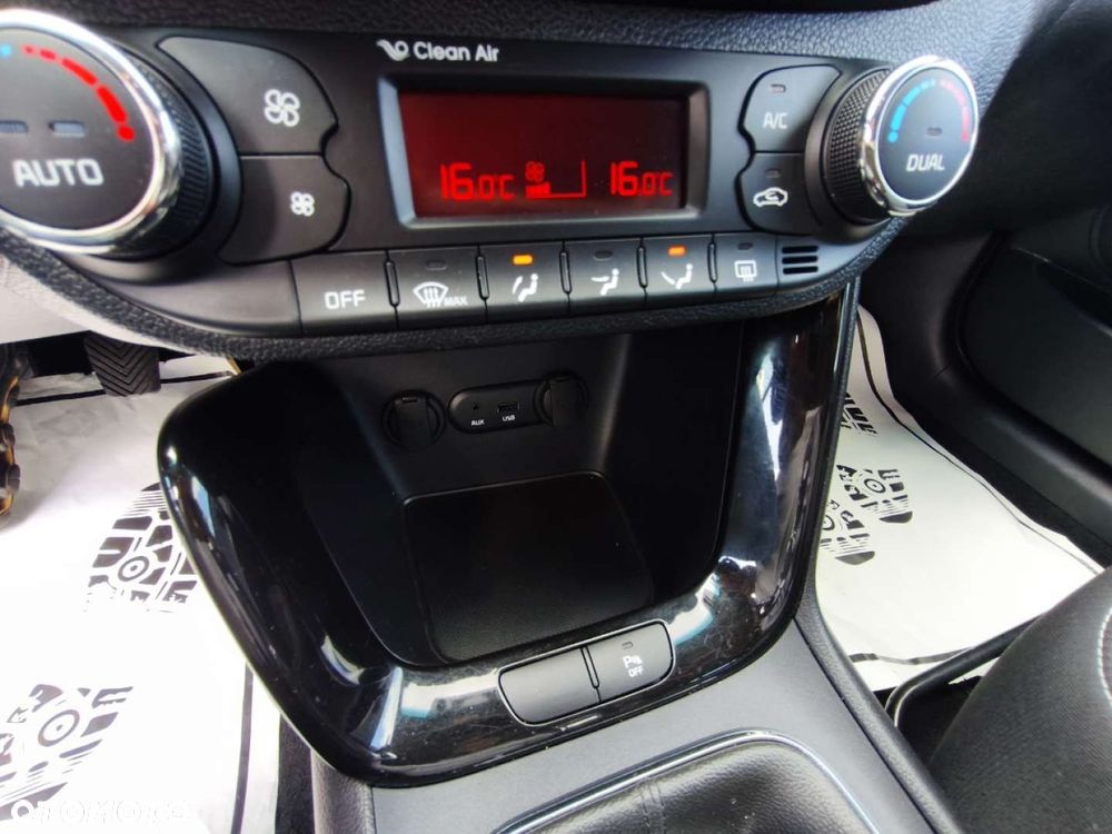 Kia Ceed - 12