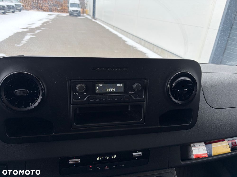 Mercedes-Benz Sprinter - 8