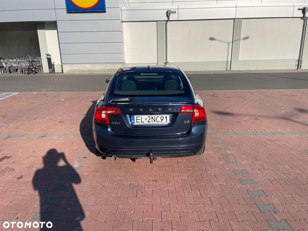 Volvo S60 D3 Momentum - 11
