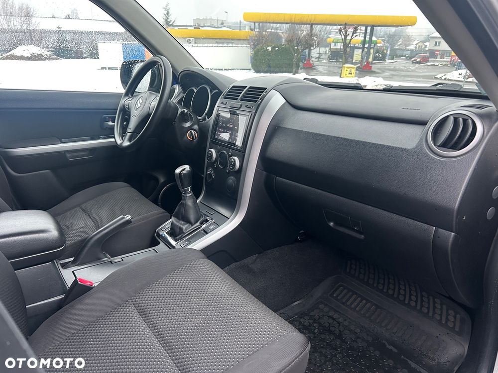 Suzuki Grand Vitara 2.0 - 9