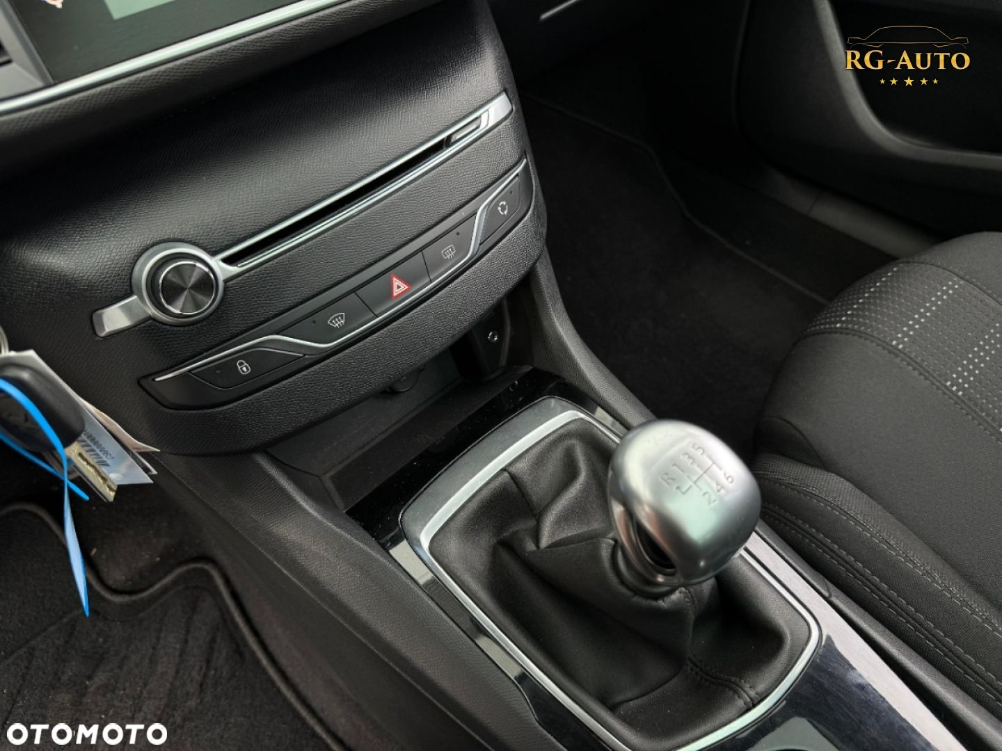 Peugeot 308 - 33