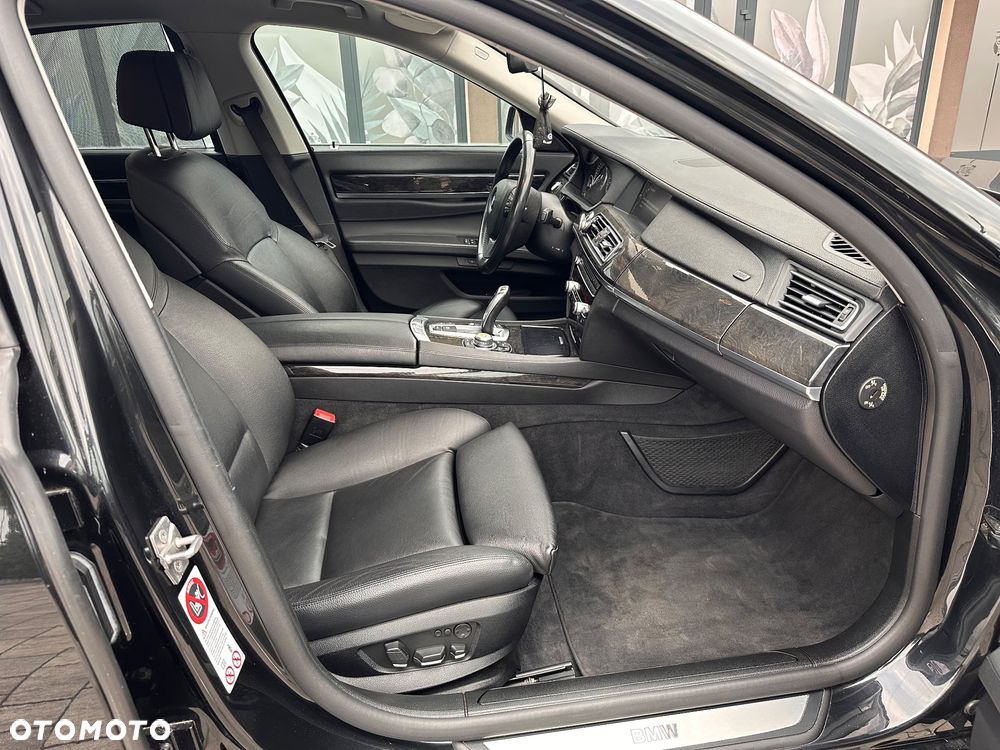 BMW Seria 7 730d - 34