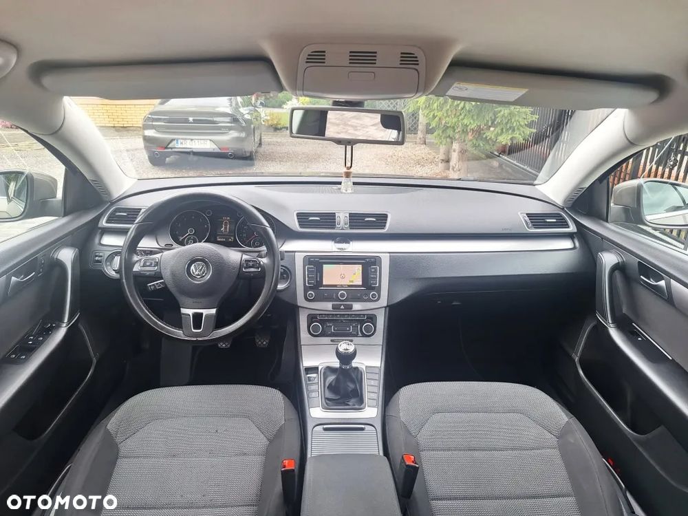 Volkswagen Passat 1.4 TSI BMT Comfortline - 11