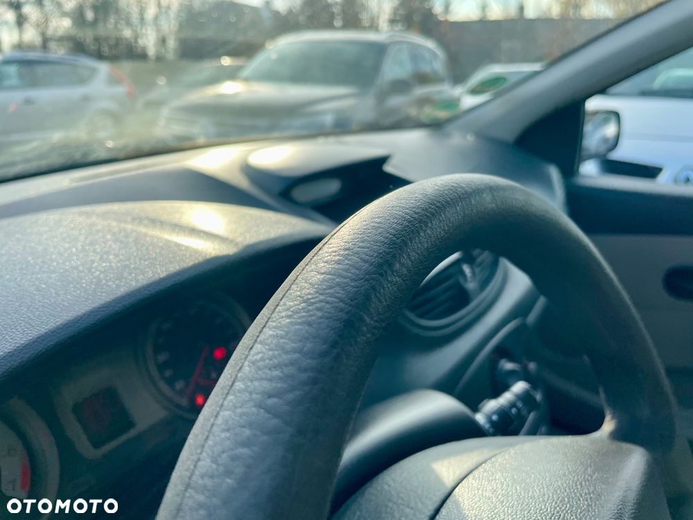 Renault Clio 1.2 16V 75 Dynamique - 24