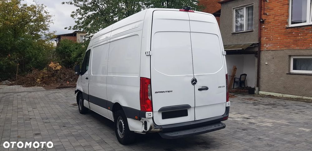 Mercedes-Benz Sprinter - 9
