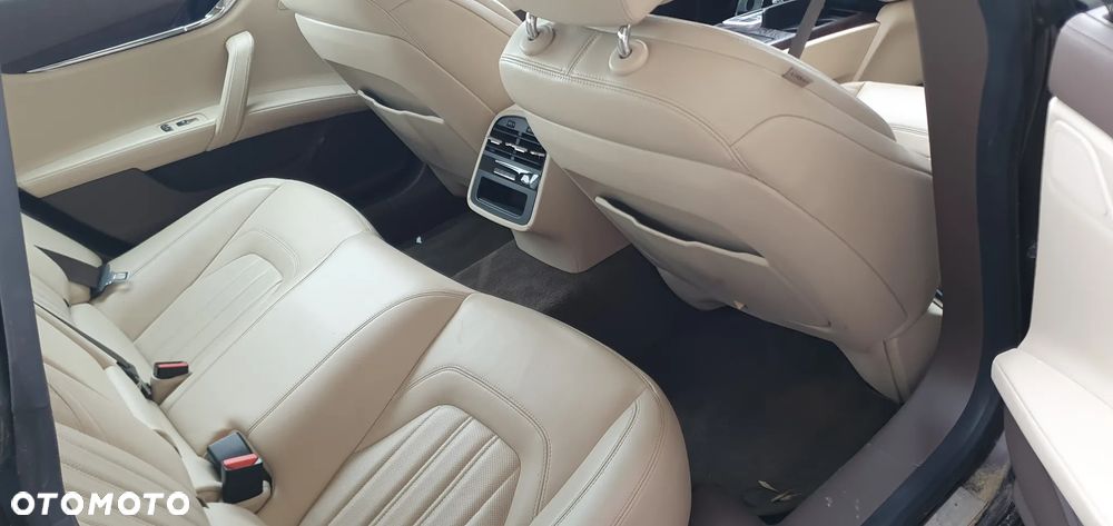 Maserati Quattroporte - 12