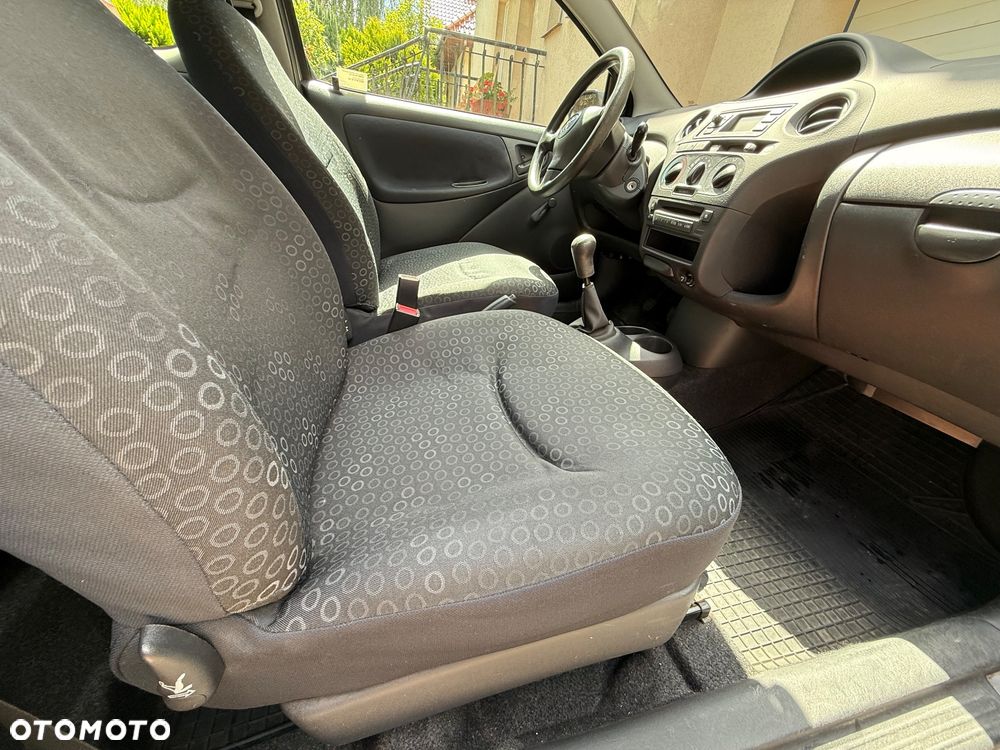 Toyota Yaris - 14