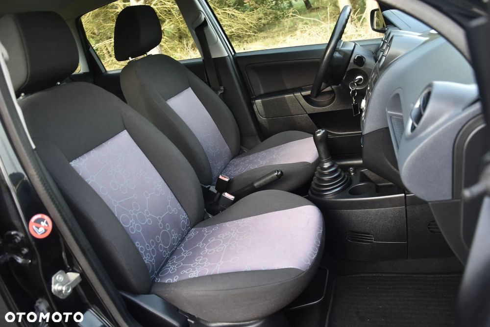 Ford Fiesta ver-1-3-black-magic - 24