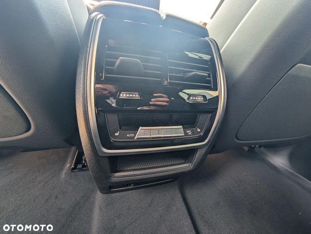 BMW X7 - 12