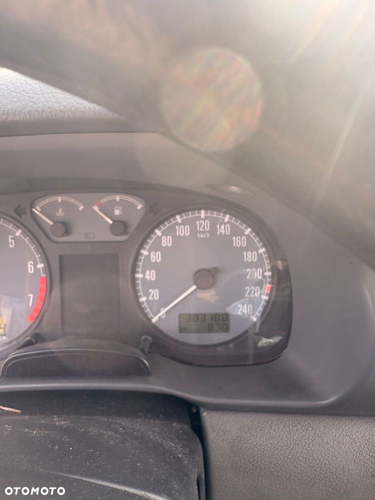 Skoda Octavia 1.8 GLX - 13