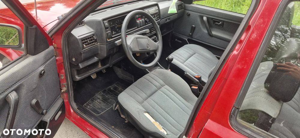 Volkswagen Golf 1.6 CL - 7