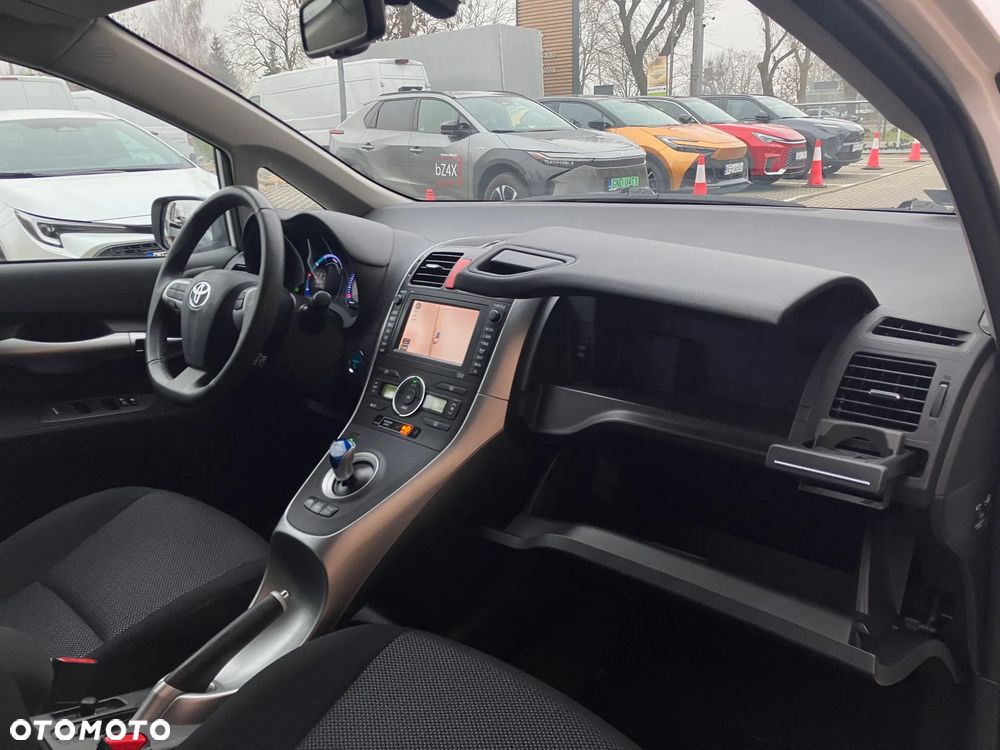 Toyota Auris - 16