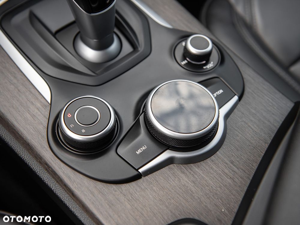 Alfa Romeo Stelvio - 28