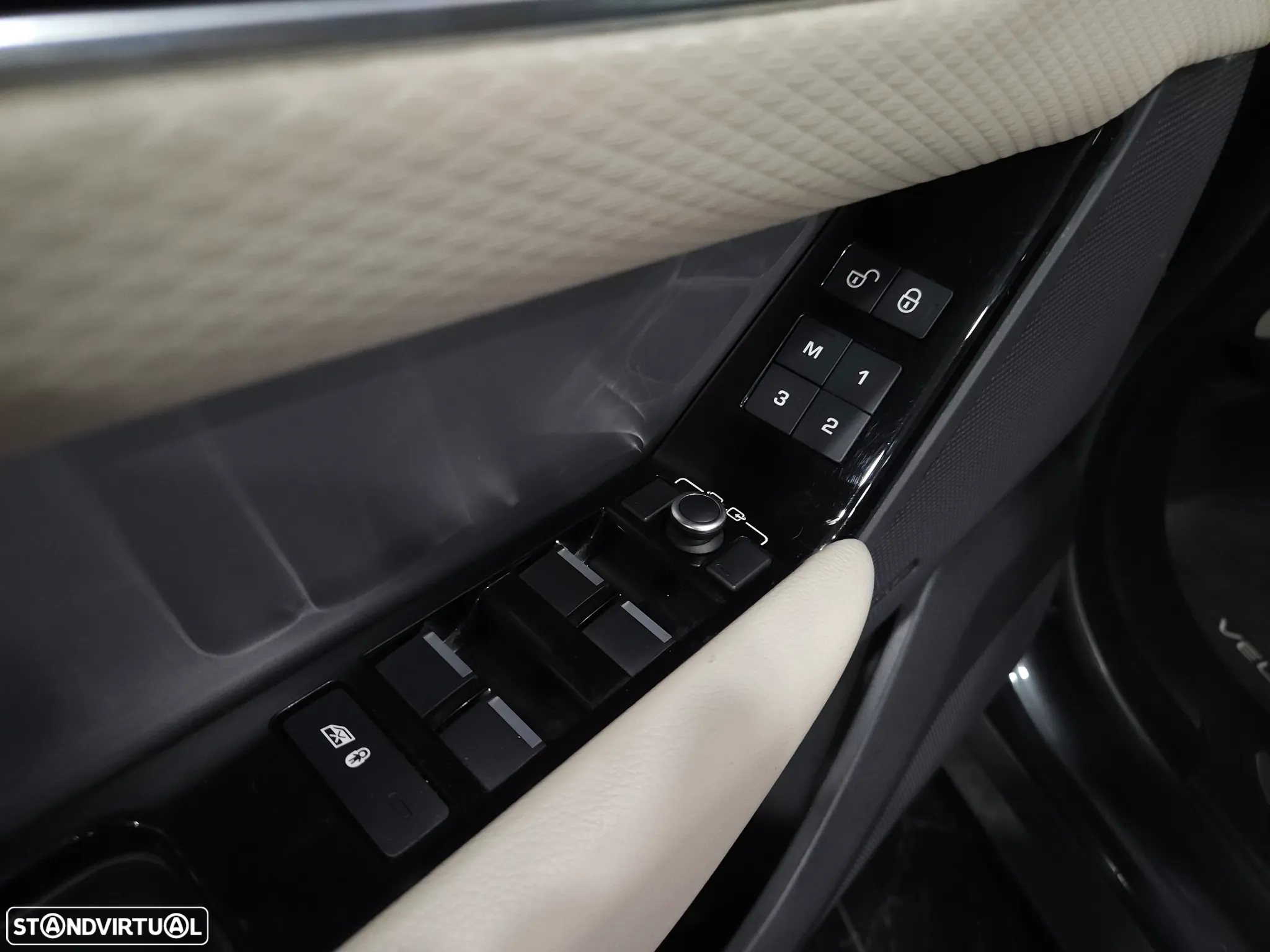Land Rover Range Rover Velar 2.0 D R-Dynamic S - 19