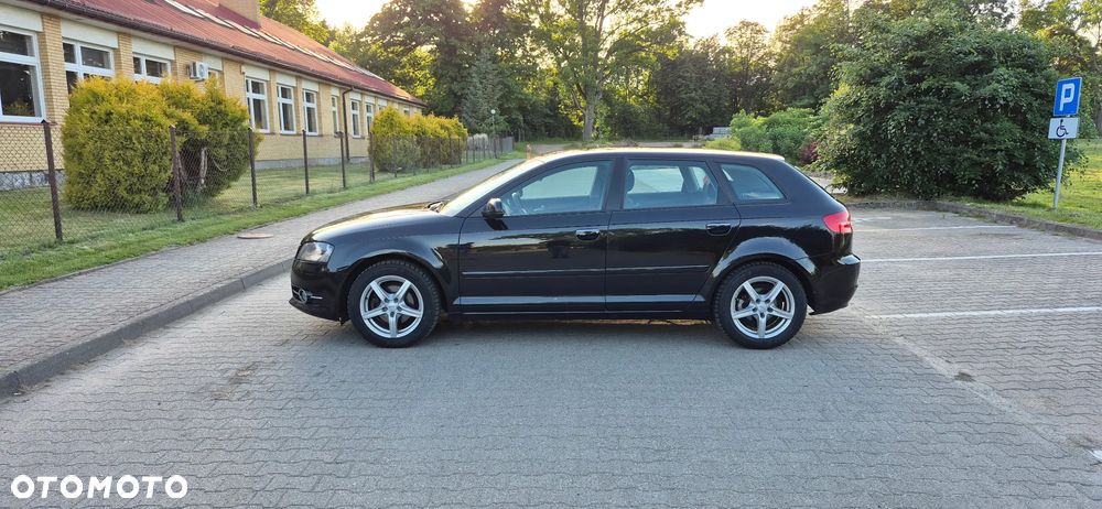 Audi A3 Sportback 1.6 TDI DPF Ambiente - 7